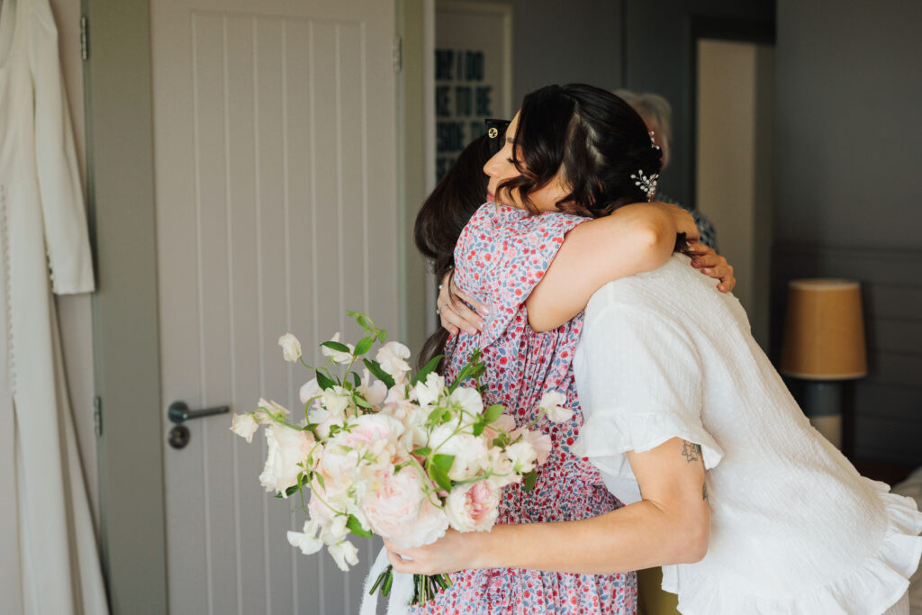 en and Al’s micro-wedding ceremony at Harlyn Bay in Cornwall, captured by cornwall wedding photographer Chris Armstrong Photography